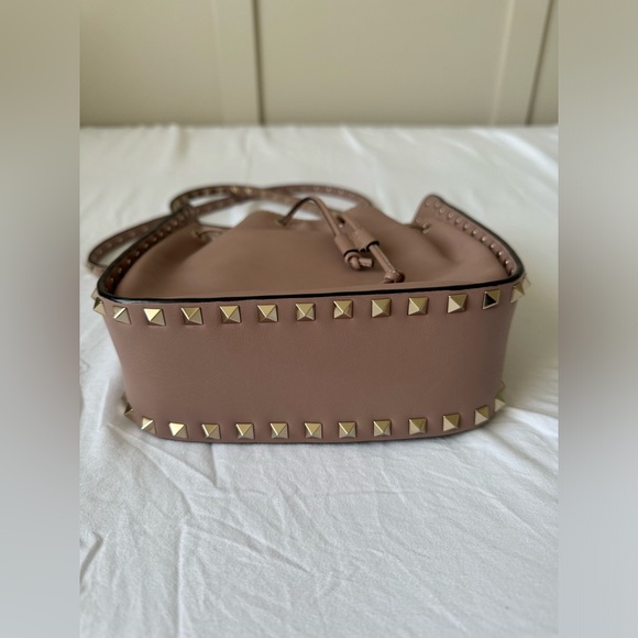 Authentic Valentino rockstud handbag - Picture 5 of 6